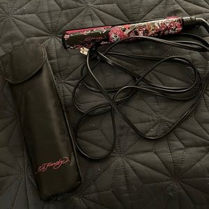 Ed Hardy flat iron